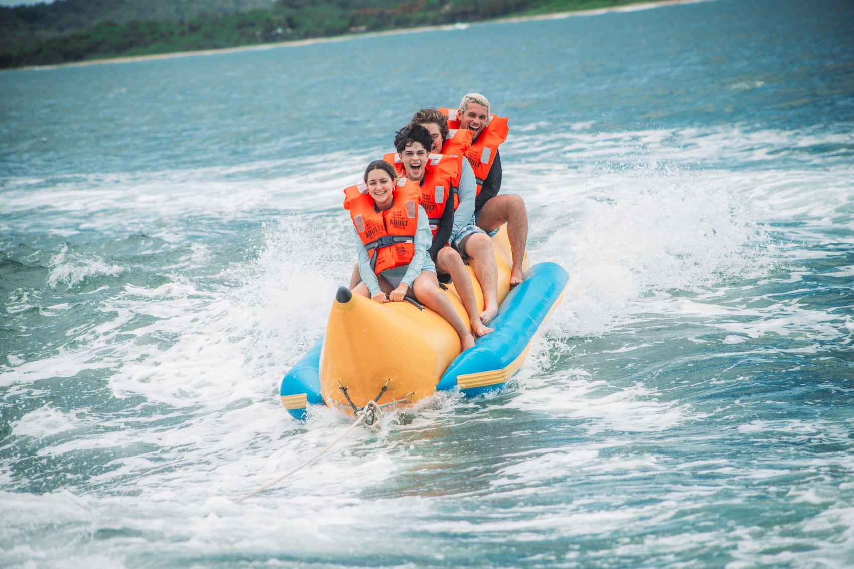 Jóvenes de Expedición CR en el Pacífico costarricense
